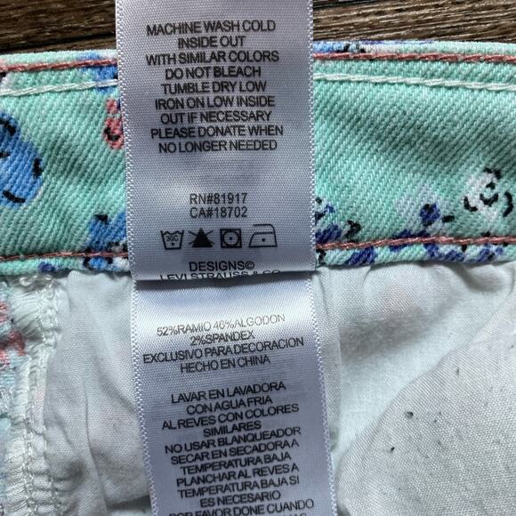 Levi's  Shorty Shorts Floral Multi Color Pockets size 11 - Picture 9 of 13